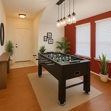 Work, Play & Stay King Bed With Foosball! Aubrey Eksteriør bilde